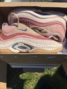 Nike Cosmic Unity 3 Pink & Beige Layered Knit Low-Top Sneakers Cosmic